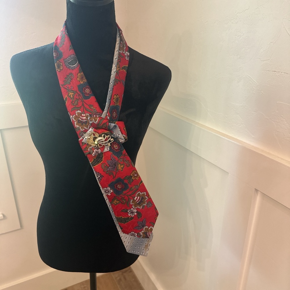 Elegant Red and Gray Floral Women's Accessory With Bling Broach Detail